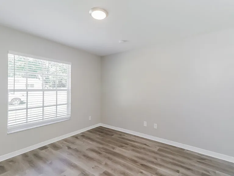 3238 Riverdale Dr — Photo 12