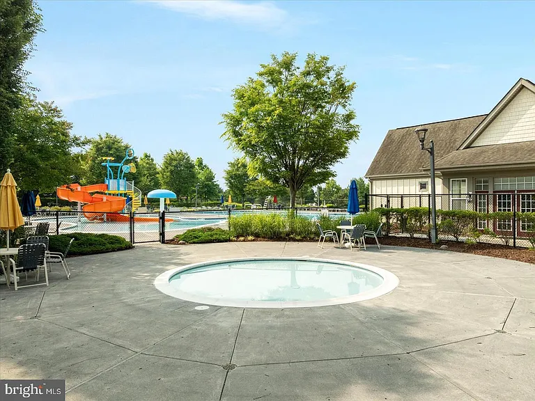 109 Splendor Garden Way — Photo 39