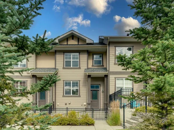 4 S Evanscrest Gdns NW, Calgary, AB T3P 0S1