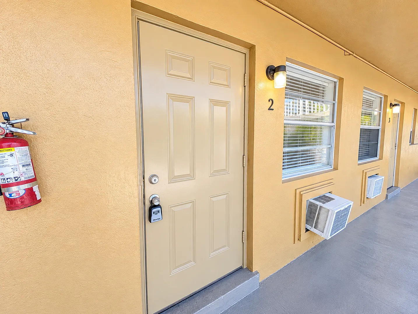 1001 S M ST — Photo 2