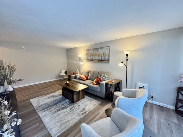 12700 NE 8th St APT E203