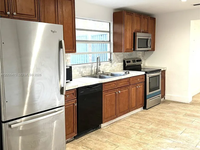 1416 SW 33rd Ct — Photo 16