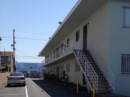 4th image of 915 N Wilmington Blvd APT 02