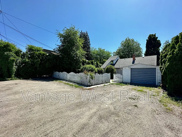 840 Bernard Ave — Photo 38