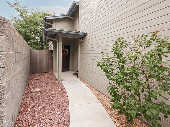 3rd image of 4275 E Spring Meadows Cir