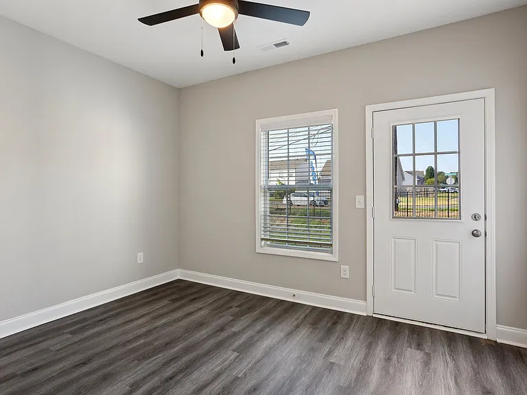 2815 Trenton Rd — Photo 16