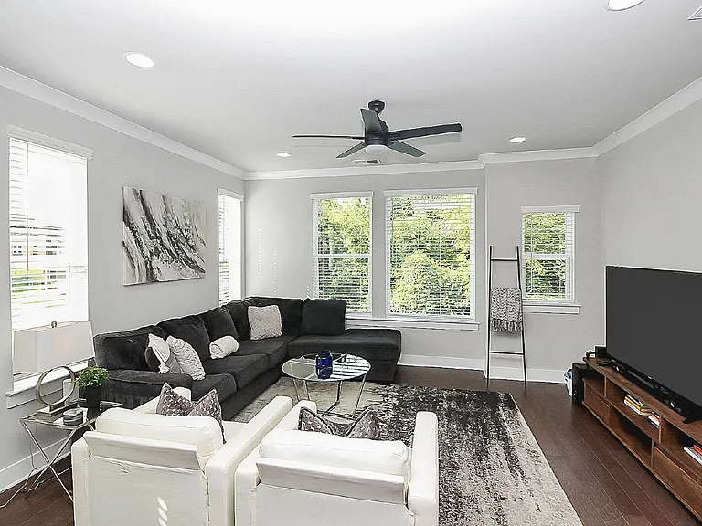 1103 Shuman View Ct — Photo 13