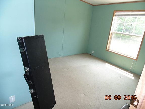 3rd image of 8387 Crest Ln