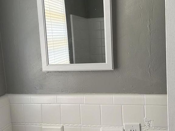 3rd image of 674 22nd Ave S #11122741