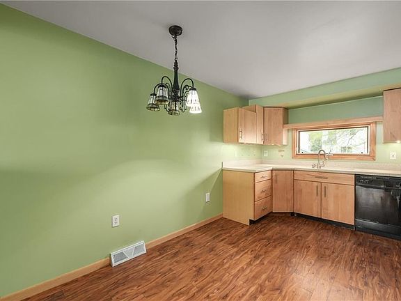 5th image of 24885 Antler Dr