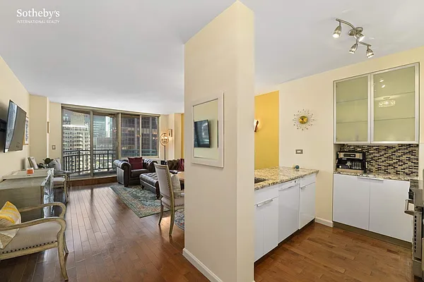 Sold by Sotheby's International Realty | media 5