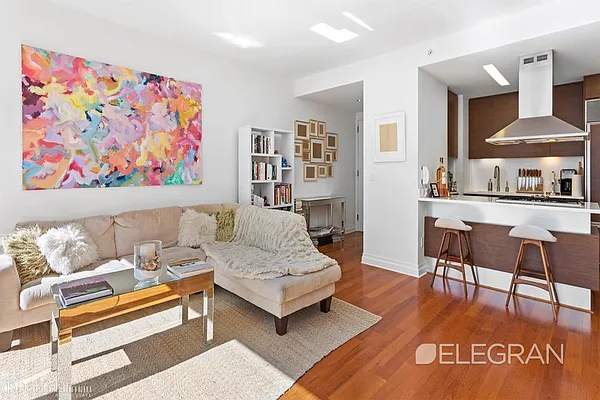 Rented by (Legacy) Elegran | media 12