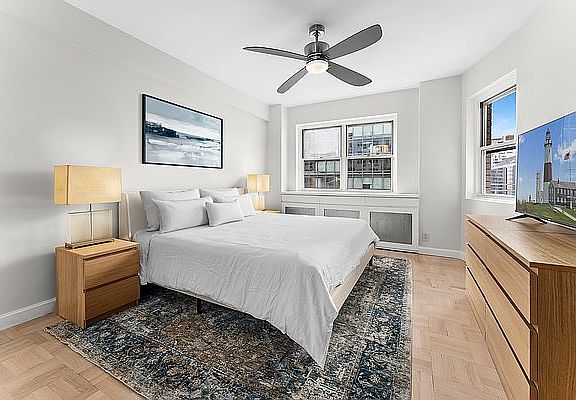 5th image of 301 E 66th St #11O