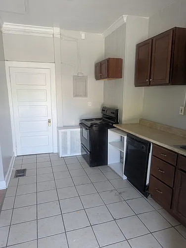 201 S Broadway St #2 Photo 1