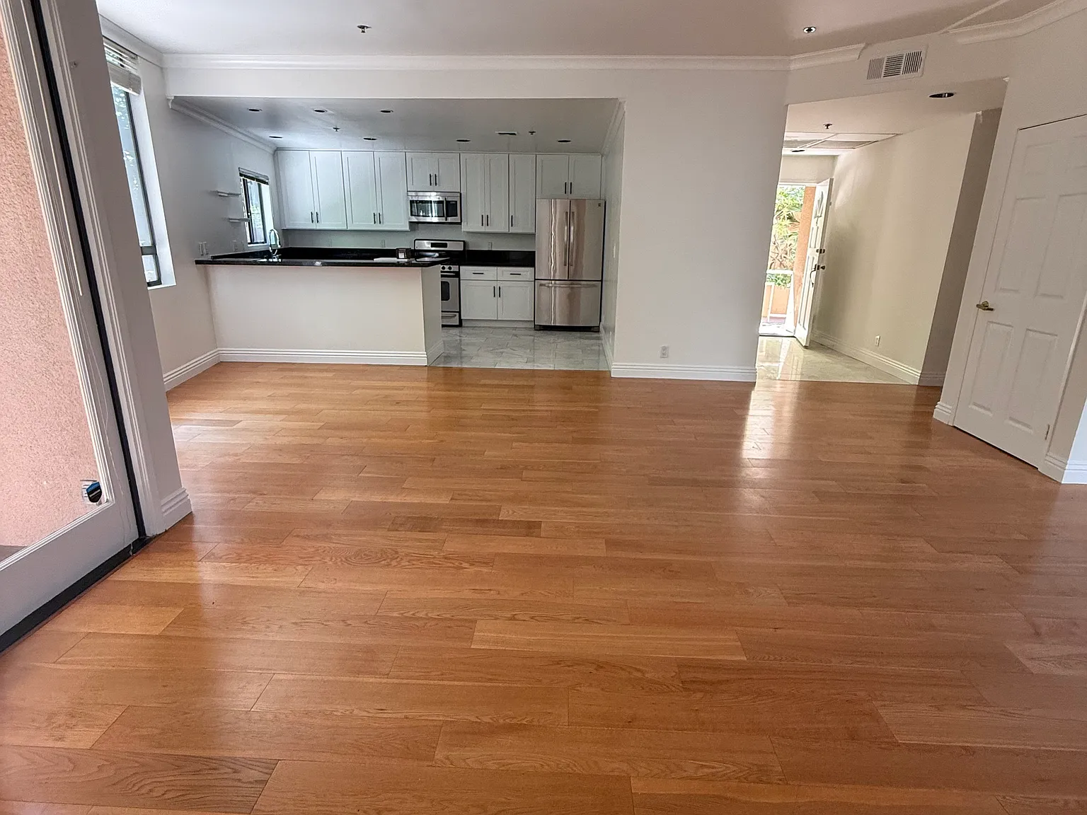 2 bed, 1491 sqft, $4,650 — Photo 2