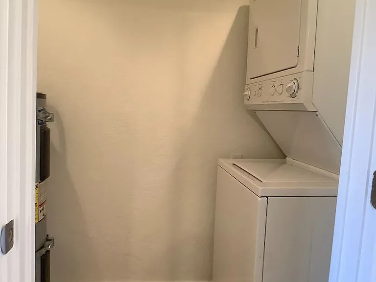 One bed/One bath cottage in East Medford | Available Now — Photo 10
