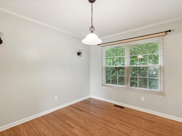 1607 Barbara Dr — Photo 9