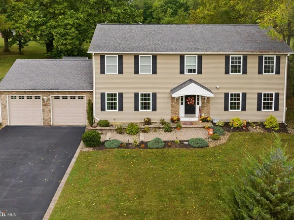 26 Fenton Ln, Chesterfield, NJ 08515