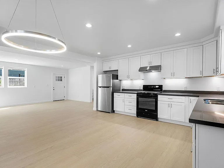 1533 Lafayette St #A — Photo 6