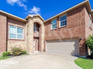 2301 Saffron Ln, Arlington, TX 76010