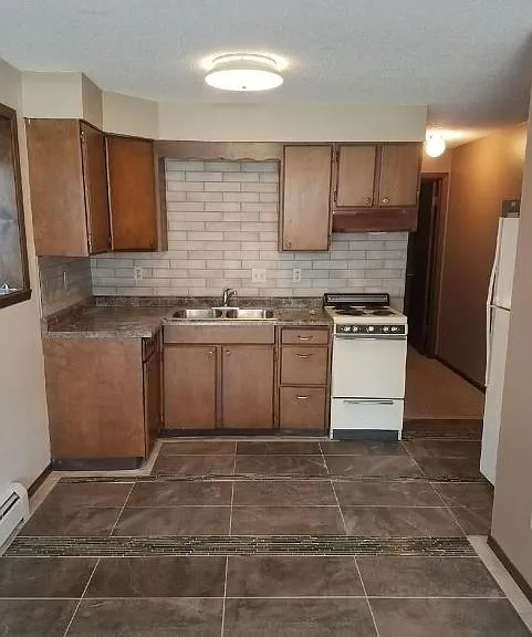 1421 5th Ave S #1 — Photo 3