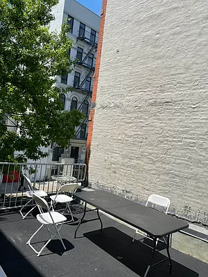 Rented by Weinstein Realty Group | media 20