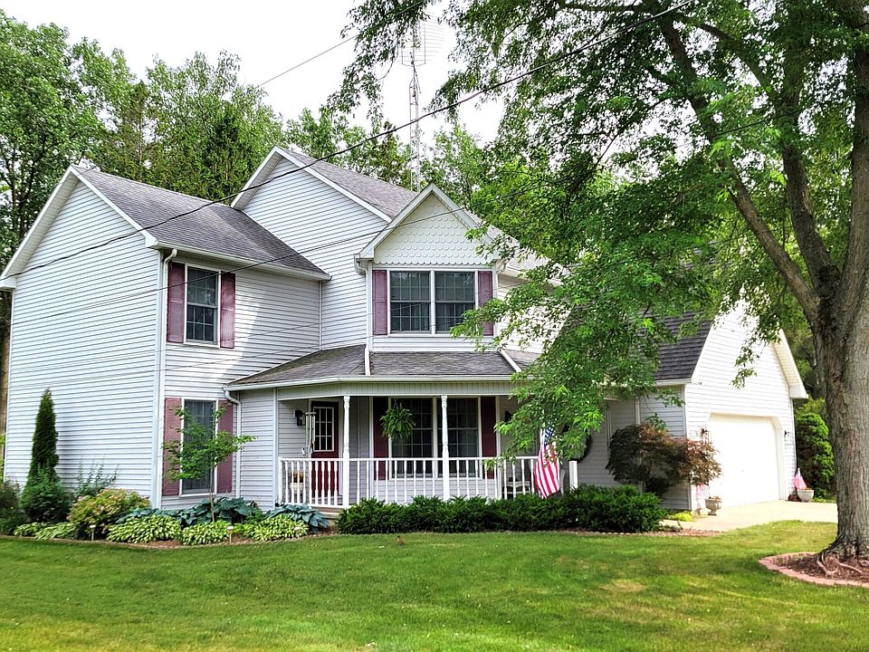 1st image of 717 Lakeshore Dr