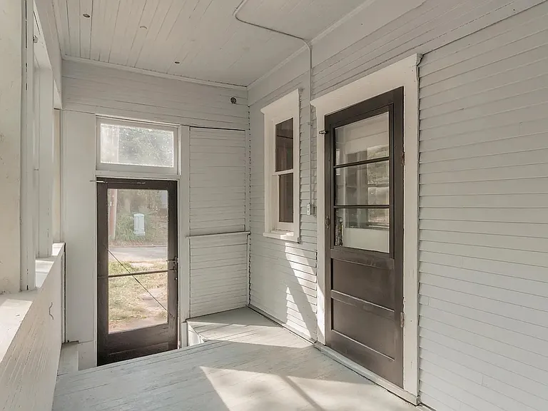2025 F St #1 — Photo 2