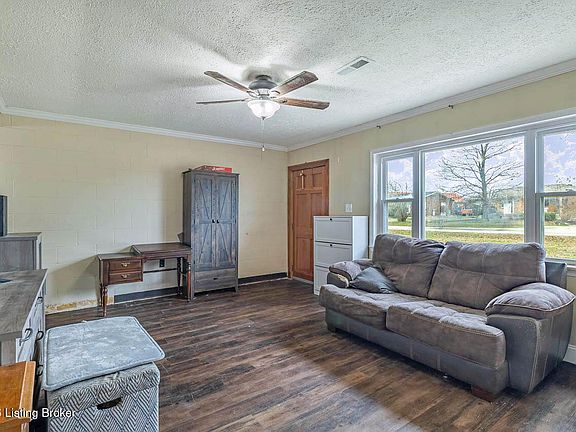 4th image of 160 Dawson Dr