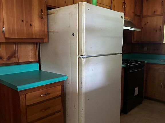 5th image of 608 Maynard Dr