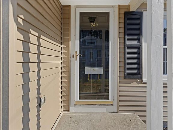 4th image of 245 Hughes Ave