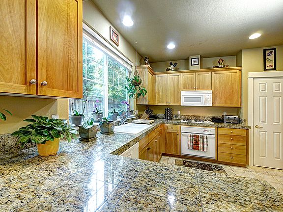 2nd image of 12203 SE 35th Ct