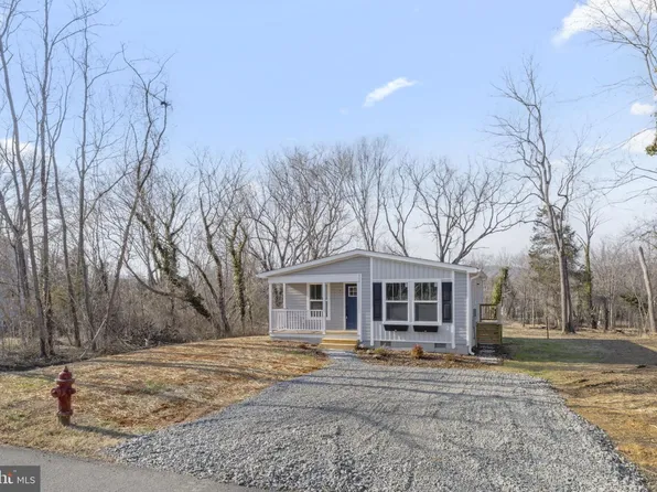 328 East St, Gordonsville, VA 22942