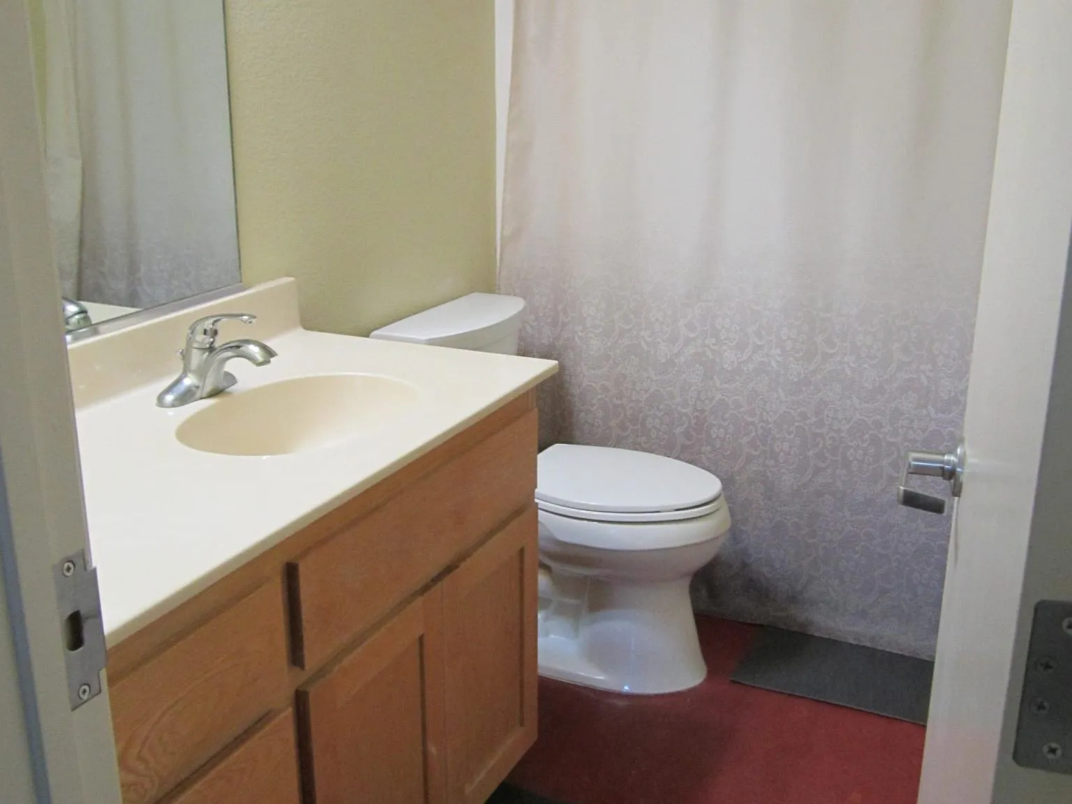 6 bed, 1702 sqft, $1,130 — Photo 4