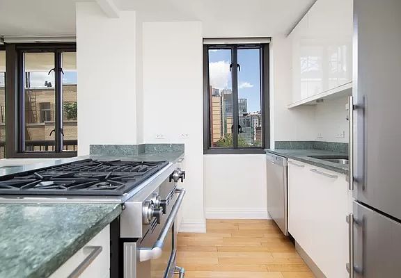 5th image of 1438 3rd Ave APT 10A