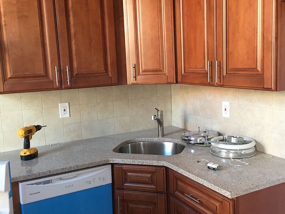 1st image of 29 2nd Pl APT 3
