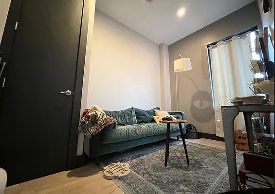 Rented by Pear NYC LLC | media 8