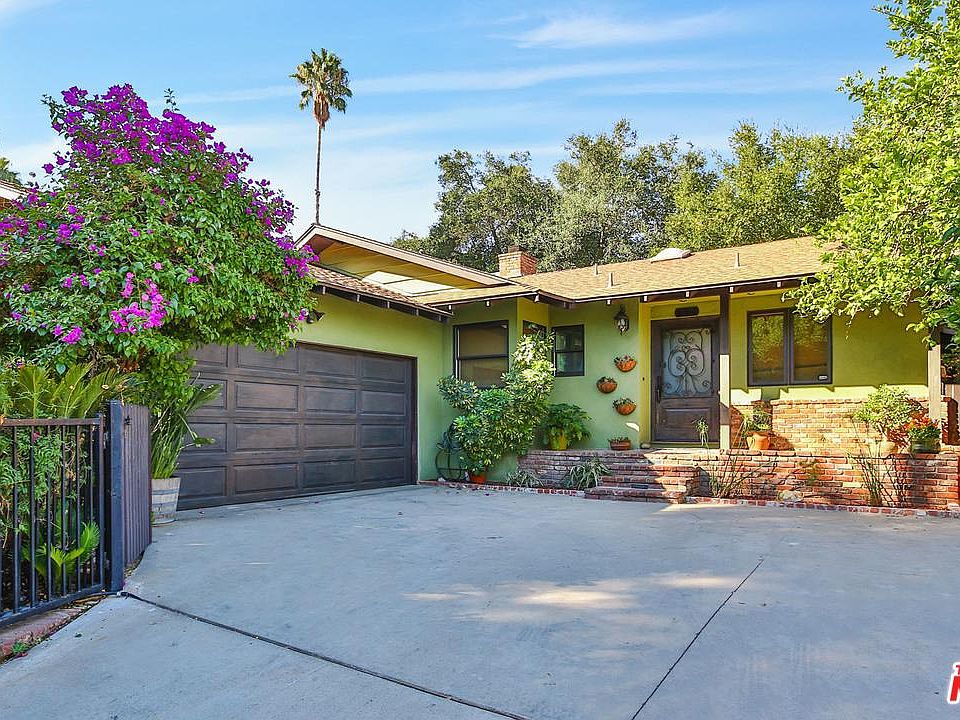 1st image of 4609 Santa Lucia Dr