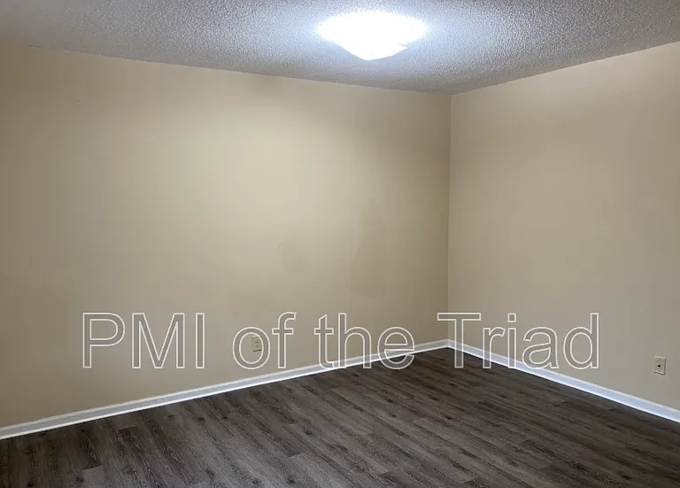 1500 Oakshire Ct #C — Photo 9