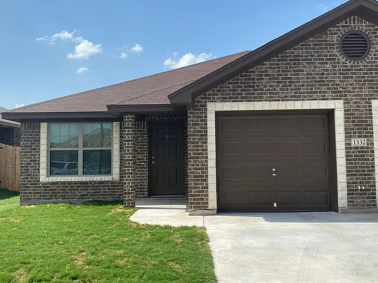 1332 Liberation Ln #B — Photo 2