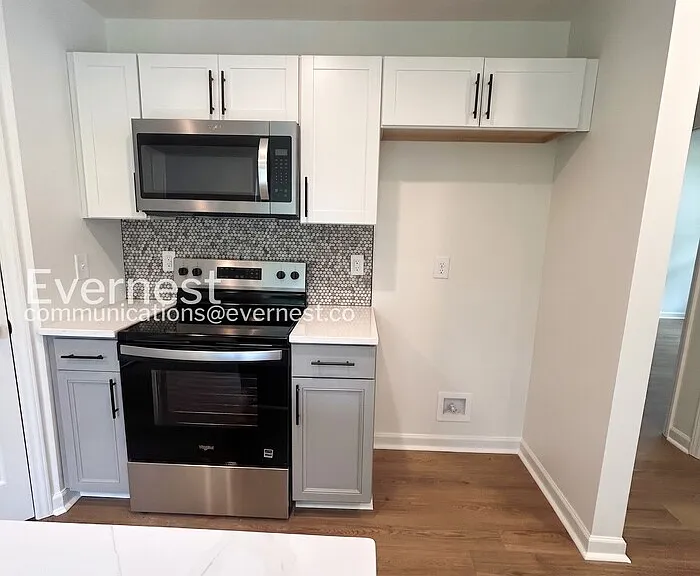 411 E Torbush Dr — Photo 5