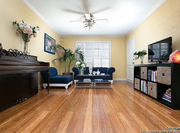 5th image of 7815 Broadway St APT 304
