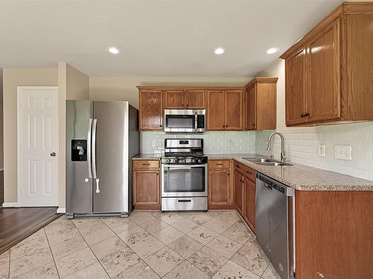 19710 Twin Canyon Ct — Photo 14