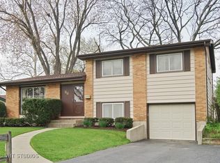86 Lombard Cir, Lombard, IL