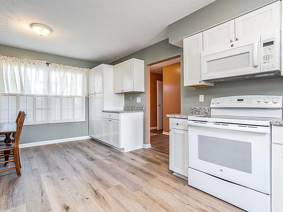 5th image of 41 Applewood Dr #41