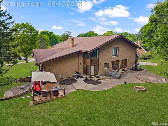 5th image of 4994 Lake Bluff Rd