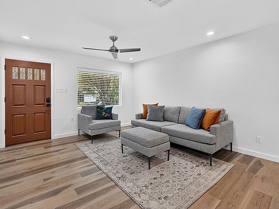 2nd image of 204 Chippendale Ave