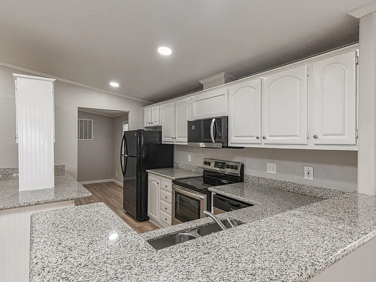 10210 Berrypatch Ln — Photo 12
