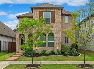 1004 Goldenrod Dr, Crowley, TX 76036