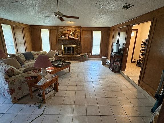 3rd image of 1611 Steenson Dr